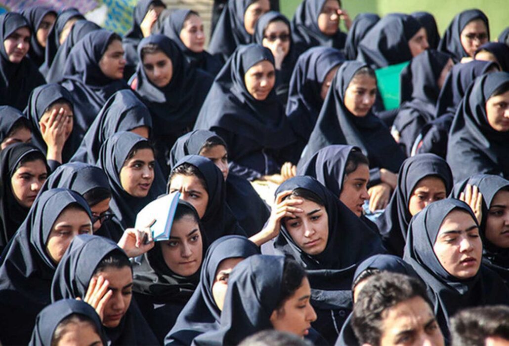 دبیرستان دخترانه و دولتی عزت السادات توکلی